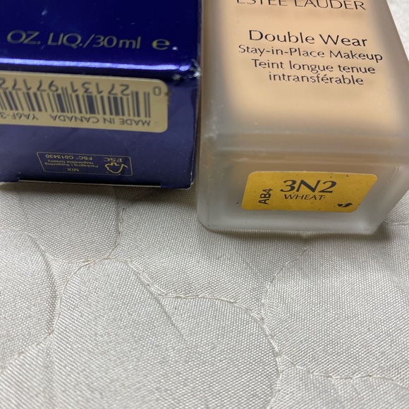 Estee Lauder Double Wear Stay-in-Place Makeup - 3N2 Wheat - Picture 5 of 6